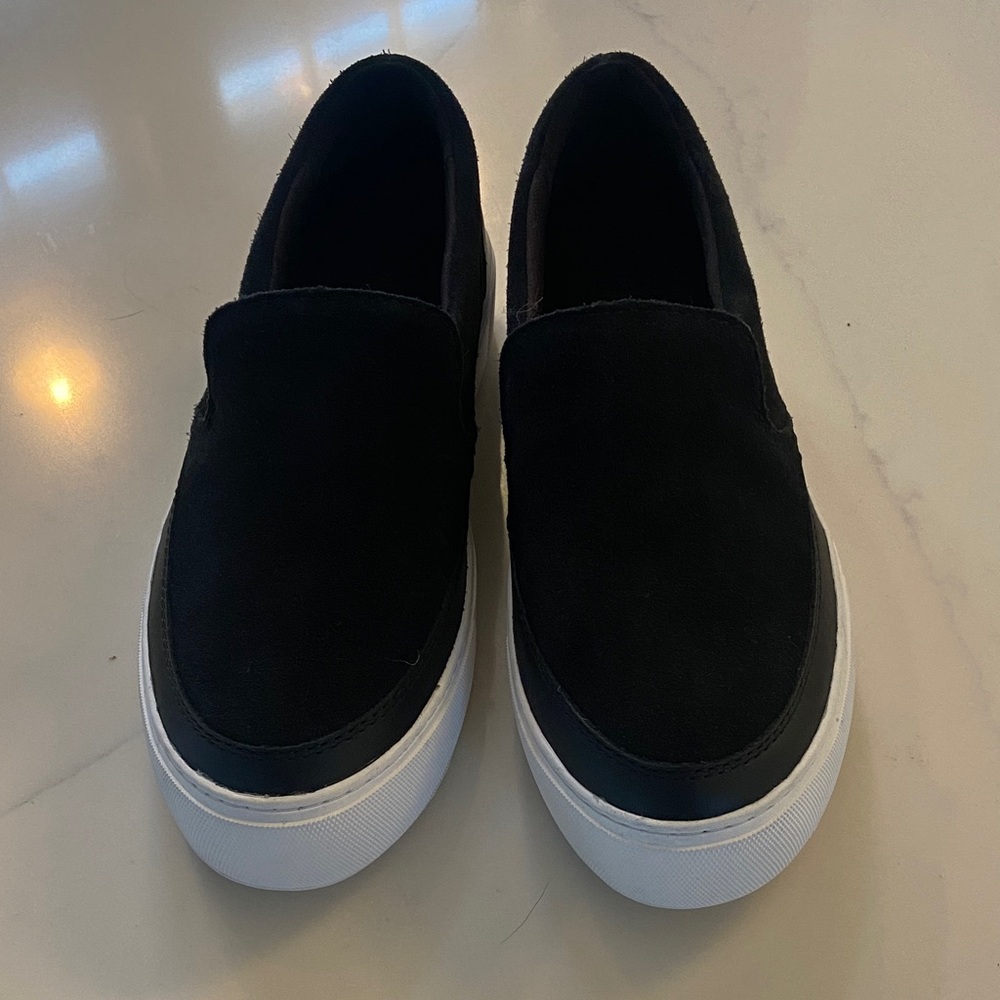 Black Slip-On Women's Sneakers